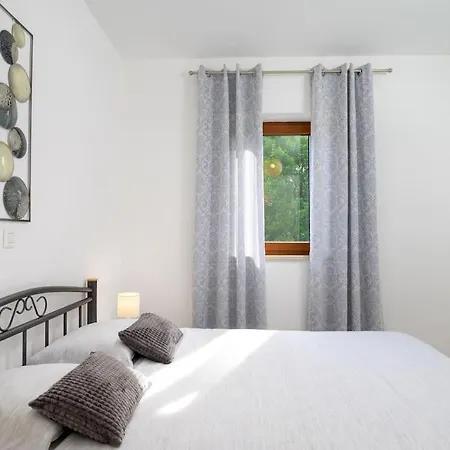 Karla By Istrialux Vila