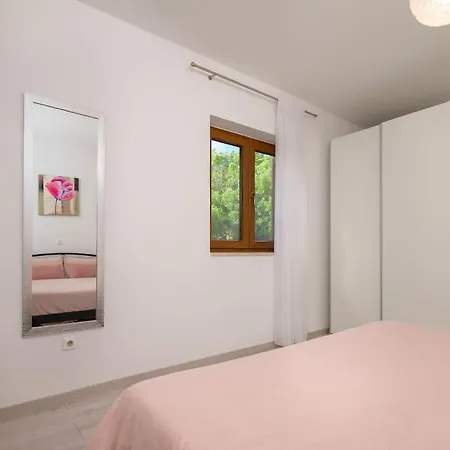 Karla By Istrialux וילה