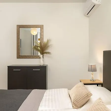 Karla By Istrialux *