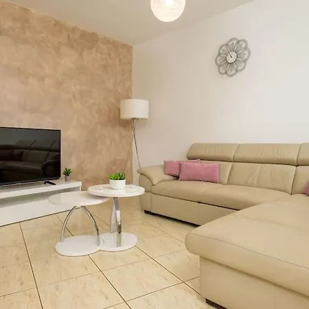 Villa Karla By Istrialux