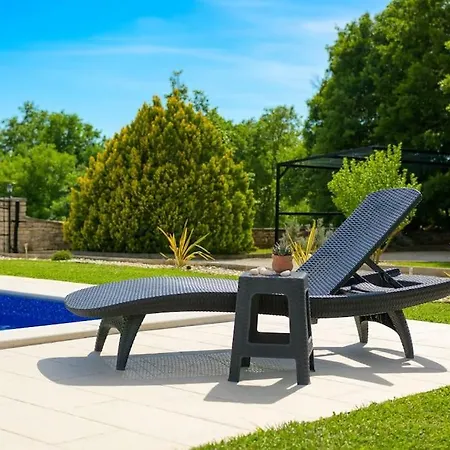 Karla By Istrialux *