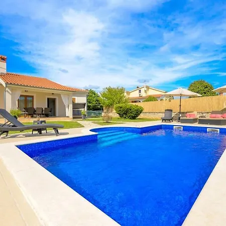 Karla By Istrialux * Bale